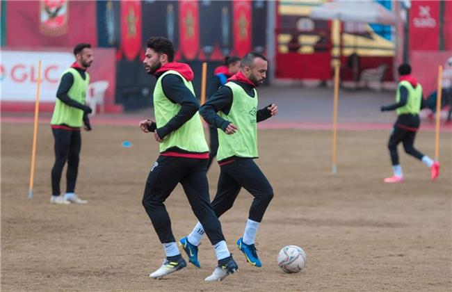 تدريبات بدنية للاعبي الأهلي.. وموسيماني يحاضر الفريق بالفيديو