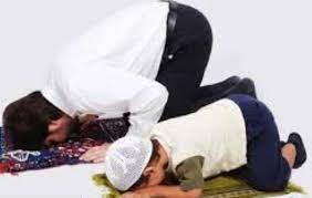 بـ  5 خطوات.. كيف أحبب ابني في الصلاة