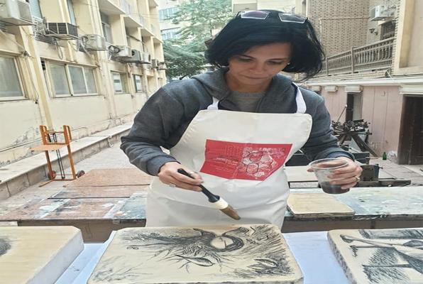 الخميس .. افتتاح معرض «أوطان صغيرة» للفنانة نهى إلهامي بقاعة نهضة مصر