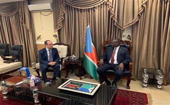   سفير مصر في جوبا يلتقي نائب رئيس جنوب السودان لقطاع البنية التحتية