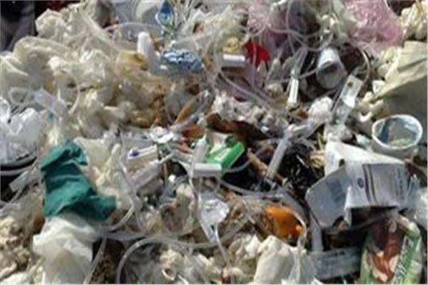 ضبط  10 طن نفايات طبية في مخزن بالشرقية 