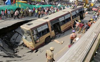   مصرع 11 شخصا جراء سقوط حافلة في واد بالهند 
