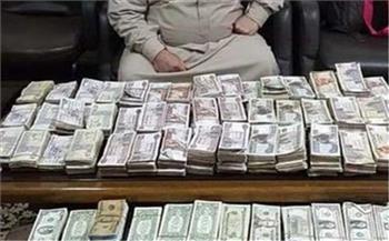 سقوط اشهر تاجر عملة بقنا في قبضة الامن 