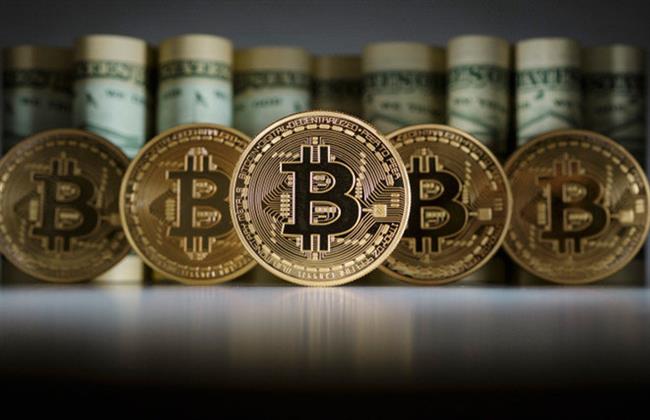 انخفاض «بتكوين» إلى أدنى مستويتها متأثرة بالأزمة الأوكرانية 