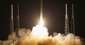   سبيس إكس" تطلق 46 قمرا صناعيا إلى الفضاء