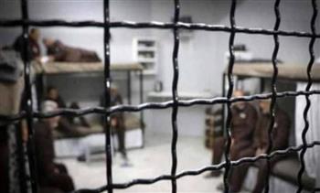   نادي الأسير الفلسطيني: عقوبات جماعية على الأسرى بسجن «نفحة» الإسرائيلي