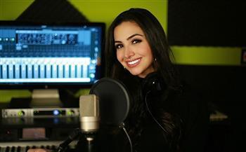 نبيلة الشاعري تطرح ثاني أغانيها من كلماتها وألحانها  وتوزيع والدها 
