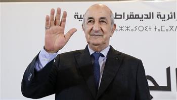   ولي العهد الكويتي يستقبل الرئيس الجزائري لدى وصوله إلى البلاد