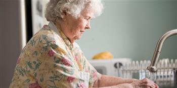   دراسة: تكشف الأعمال المنزلية تحسن صحة السيدات فى الشيخوخة