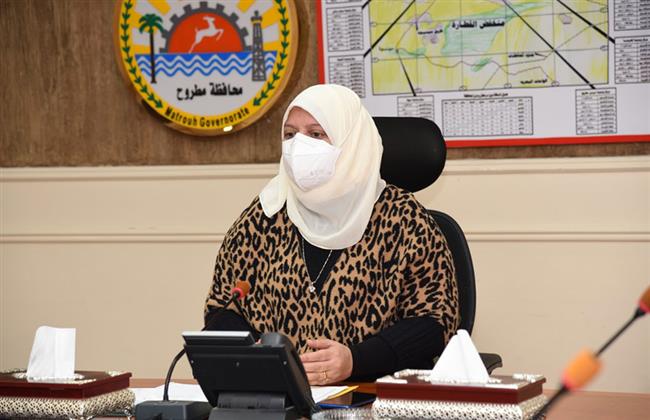نائب محافظ مطروح تبحث حل مشكلات أصحاب المشروعات المتوقفة 