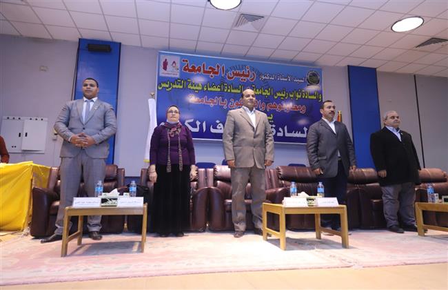 ختام فعاليات منتدى التكيف المناخي بجامعة جنوب الوادي