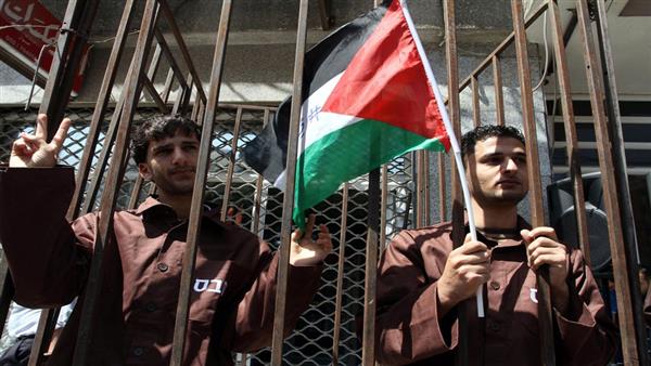 اليوم الـ20.. الأسرى الفلسطينيون يواصلون معركتهم ضد الإحتلال