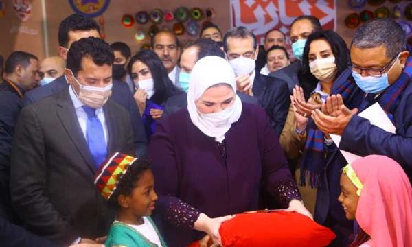 وزيرة التضامن تفتتح دورة جديدة لمعرض ديارنا للحرف اليدوية