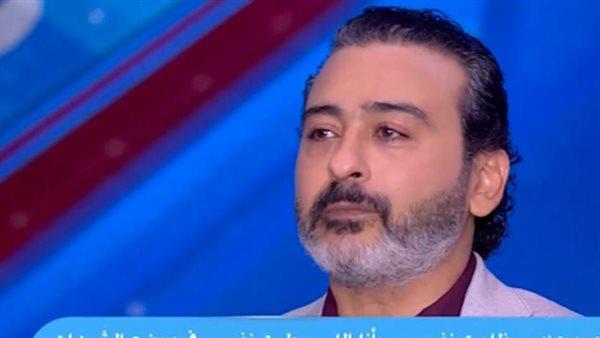 الفنان «أحمد عزمي » يتصدر الترند بسبب شقيقه الأصغر