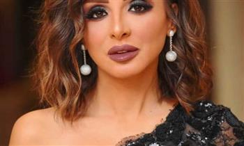 أنغام توبخ فرقتها بحفلها فى قصر عابدين.. بسبب حذائها