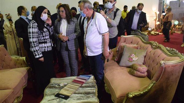 معرض «ديارنا» يواصل فعالياته في دورته الـ72 تحت شعار «مصر بتتكلم حرفي» 