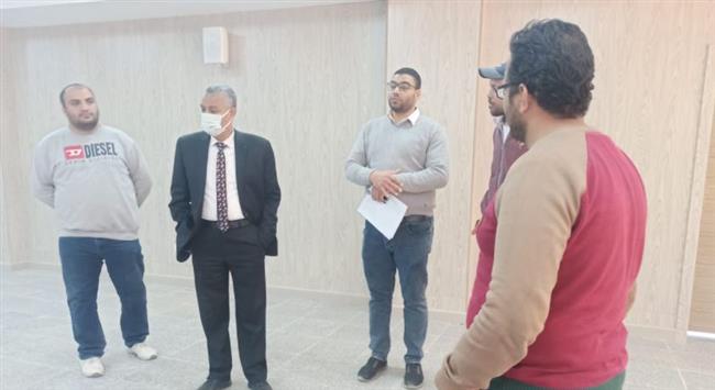  رئيس جامعة جنوب الوادى يتفقد التجهيزات النهائية لمركز العلاج الطبيعى والتأهيل