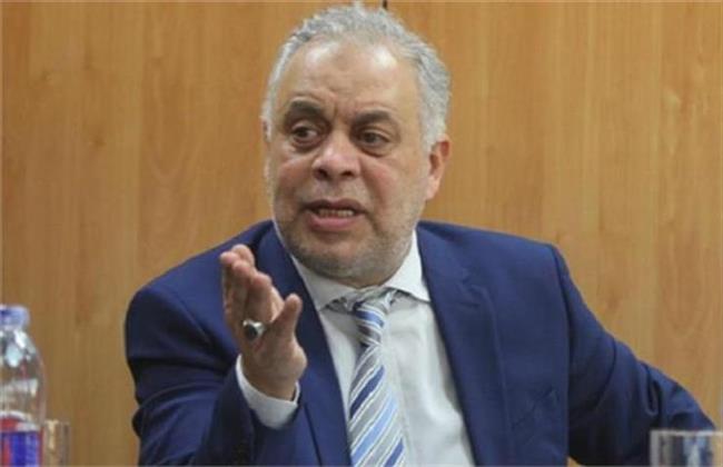أشرف زكي يدافع عن إلهام شاهين بعد تصريحات محمود المهدي «زوج منة عرفة»