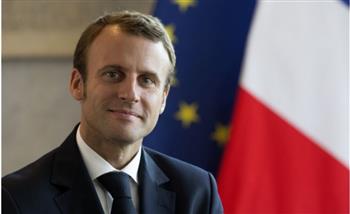   ماكرون يعلن تضامن فرنسا مع اليونان 