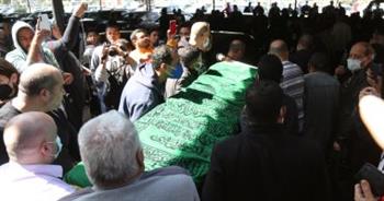   انتهاء صلاة الجنازة على الفنانة جالا فهمي ودفنها بمقابر الإمام الشافعى