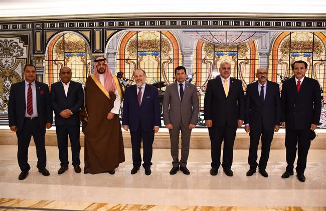 وزير الرياضة ورئيس الاتحاد الدولى للرماية يفتتحان كأس العالم لرماية البندقية والمسدس