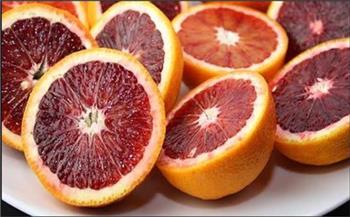  البرتقال الأحمر منجم من الفيتامينات والمعادن
