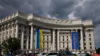   متاجر البقالة ووسائل النقل العام تبدأ العمل في العاصمة الأوكرانية كييف