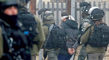   إسرائيل تعتقل 11 فلسطينيًا من الضفة الغربية