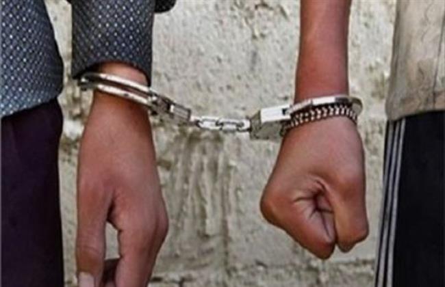 حبس عاطلين لاتهامهما بحيازة مخدرات في أسيوط 