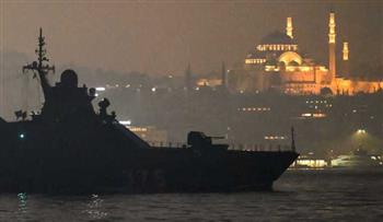   تركيا تعلن منع جميع السفن الحربية من عبور مضيقي البوسفور والدردنيل 