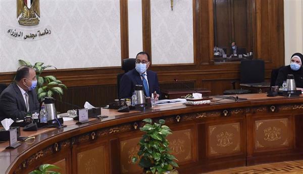 مدبولي يشدد على وضع خريطة طريق لتنفيذ استراتيجية صناعة السيارات فى مصر