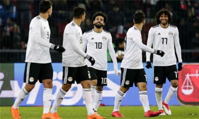 المنتخب المصرى بالزى الأبيض في مواجهة الكاميرون.. اليوم 