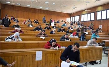   جامعة القاهرة تنتهي من امتحانات ربع مليون طالب وطالبة