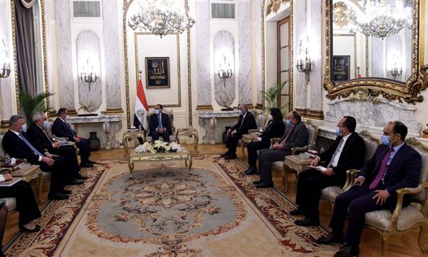رئيس الوزراء يستقبل محافظ البنك المركزي العراقي لبحث تعزيز التعاون بين البلدين