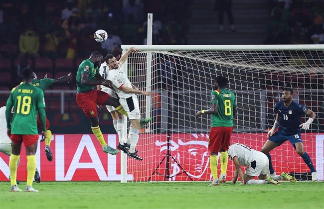 أمم إفريقيا.. أول تغيير للفراعنة أمام الكاميرون