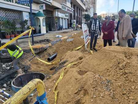 رئيسة حي وسط الإسكندرية تتابع شفط تجمعات أمطار بنفق السلسة