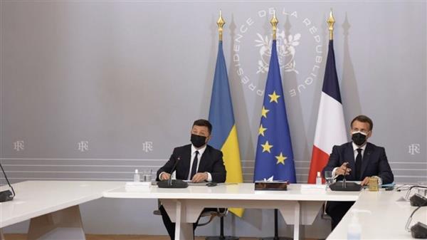 رئيسا أوكرانيا وفرنسا يبحثان هاتفيا التصدى للتحديات الأمنية
