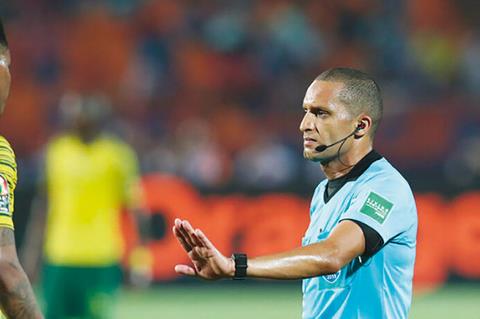 كأس إفريقيا.. المغربي جيد حكما لمباراة الكاميرون وبوركينا فاسو
