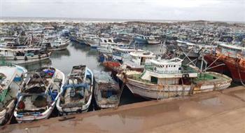   كفر الشيخ : توقف حركة الملاحة البحرية والصيد لليوم الثالث لسوء الأحوال الجوية 