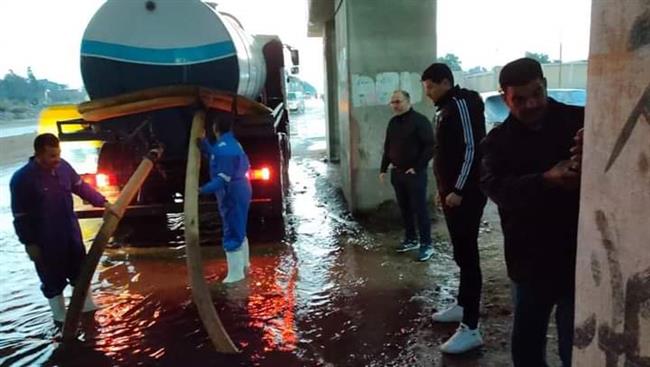بعد سقوط أمطار.. جهود مستمرة لرفع مياه الأمطار بمدن وقرى الإسماعيلية
