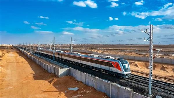 وزير النقل يتابع التجهيزات النهائية والتشغيل التجريبي لمشروع القطار الكهربائي الخفيف
