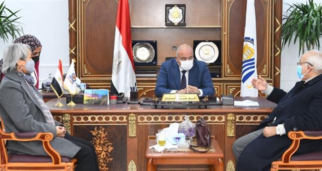 محافظ قنا يستقبل وفد «الصحة» استعدادا لبدء حملة تنظيم الأسرة الأسبوع المقبل