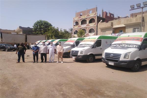 محافظ أسوان يتابع جهود القوافل الطبية بمركز كوم أمبو