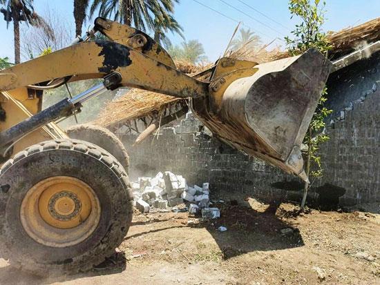 إزالة التعديات فى المهد وتشديد العقوبات فى الغربية