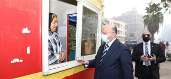   محافظ القاهرة يتفقد ساحات انتظار السيارات بوسط المدينة لمتابعة الالتزام بالتعريفة