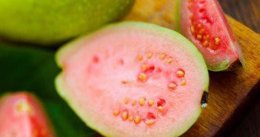 تعزز المناعة وتساعد على فقدان الوزن.. فوائد تناول الجوافة يوميًا فى الشتاء