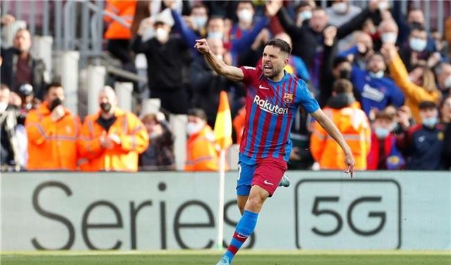 برشلونة يقسو على أتلتيكو مدريد برباعية في الدوري الإسباني