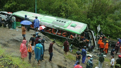 13 قتيلاً وعشرات الجرحى بحادث حافلة فى إندونيسيا