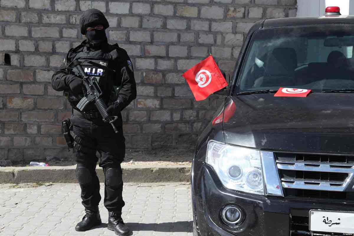 الشرطة التونسية تغلق أبواب المجلس الأعلى للقضاء وتمنع العاملين من الدخول