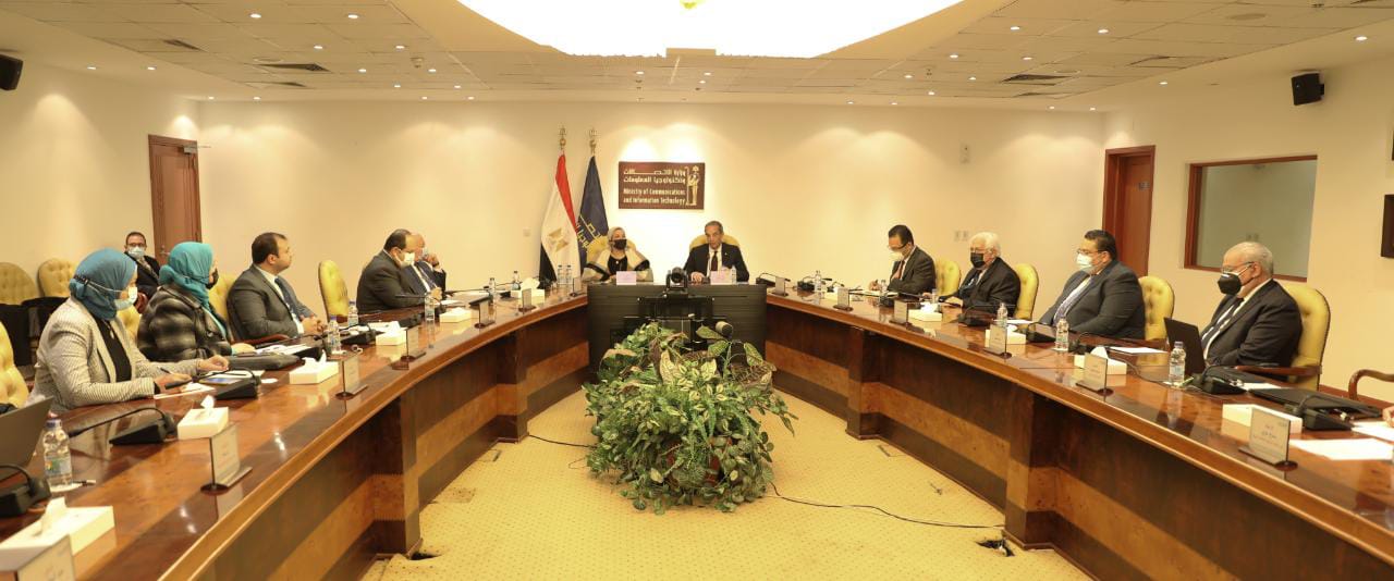 وزيرا البيئة والاتصالات يناقشان الاستعدادات التكنولوجية لاستضافة مصر لقمة التغير المناخى